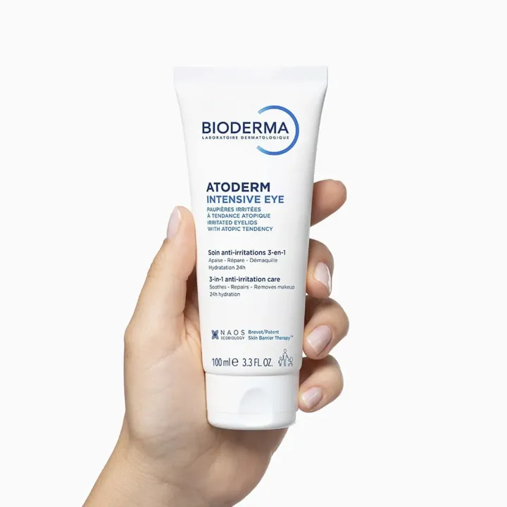 Atoderm Intensive eye Bioderma 100 ml pris en main