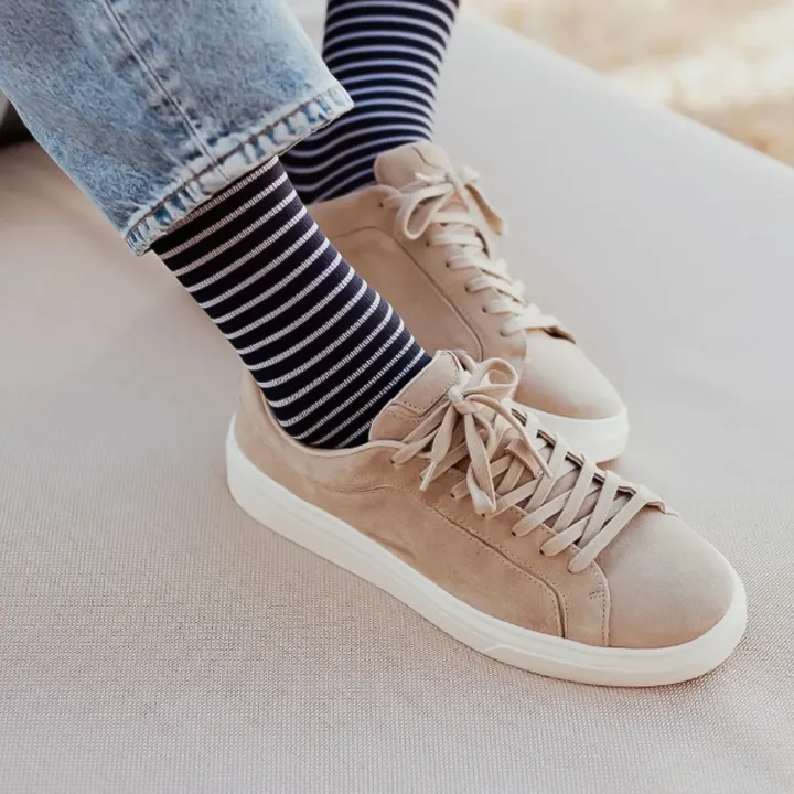 Sigvaris Styles Marinière – Chaussettes de contention homme Classe 2 marine/blanc portées