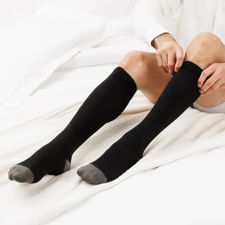 Sigvaris Spécialiste Pieds sensibles – Chaussettes de contention homme Classe 2 noir portées