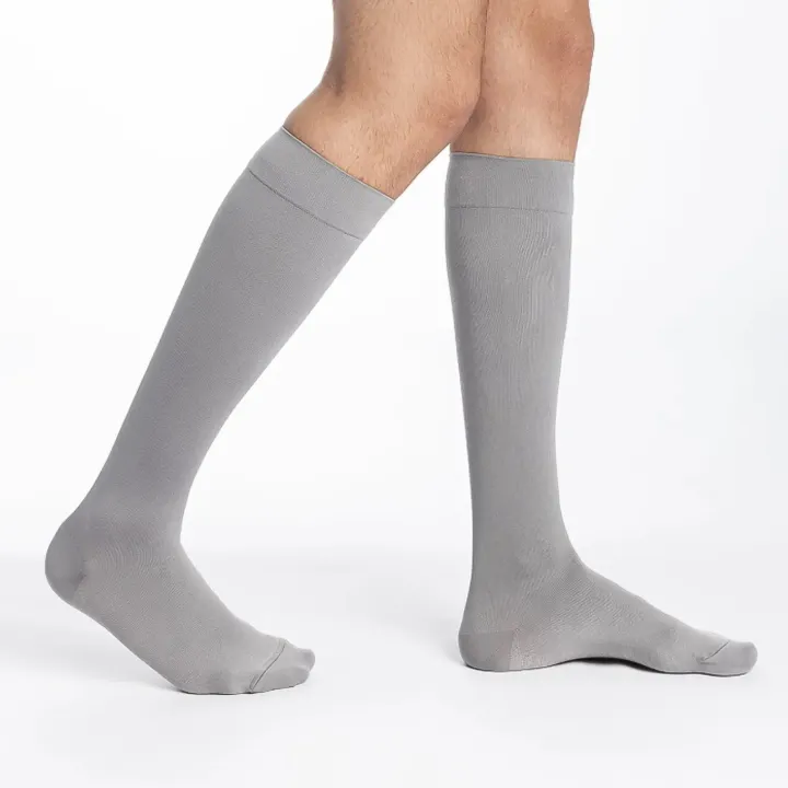 Sigvaris Essentiel microfibre Morpho (-) – Chaussettes de contention homme Classe 2 gris clair