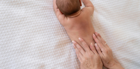 Soulager et traiter l’érythème fessier du nourrisson grâce à l’homéopathie